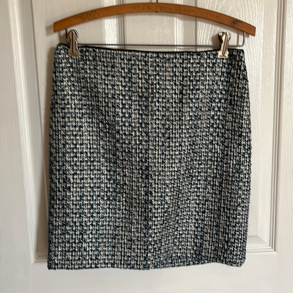 Skirt in black, blue and gray pattern WHBM size 0